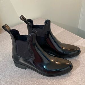 Kate & Mel - ankle rain boots. Size 8
